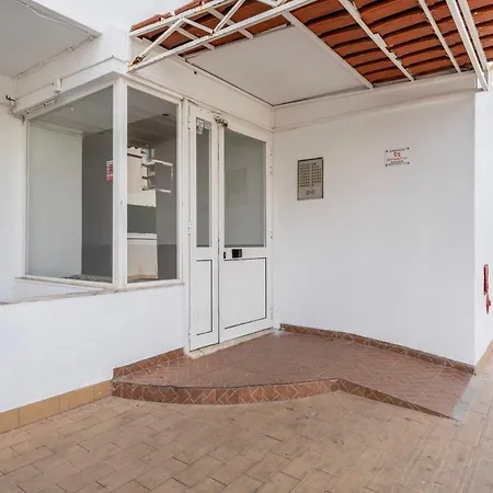 Modern 2 Bdr Flat W/balcony And Pool By Lovelystay Appartement *