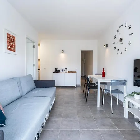 Modern 2 Bdr Flat W/balcony And Pool By Lovelystay * Αλμπουφέιρα