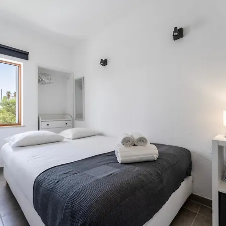 Modern 2 Bdr Flat W/balcony And Pool By Lovelystay 阿尔布费拉