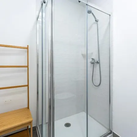 公寓 Modern 2 Bdr Flat W/balcony And Pool By Lovelystay 阿尔布费拉